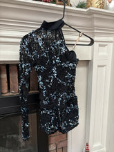 Load image into Gallery viewer, Sequined jazz style off the shoulder
