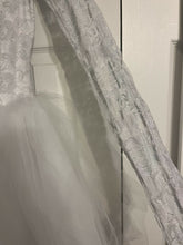 Load image into Gallery viewer, White Ballet Costume with Crown