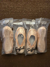 Load image into Gallery viewer, Suffolk Stellar Pink Standard Pointe Shoe 5.5 XXN
