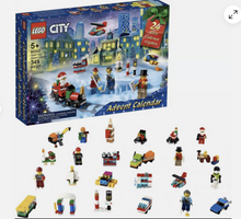 Load image into Gallery viewer, LEGO City Advent Calendar 60303 Building Kit wih City Play Mat 349pcs
