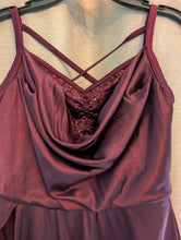 Load image into Gallery viewer, Weissman purple dress
