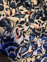 Load image into Gallery viewer, Floral Off-the-Shoulder Too
