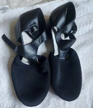 Load image into Gallery viewer, Jazz shoes
